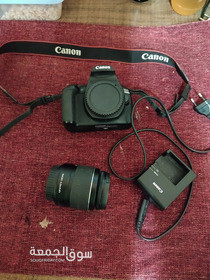 للبيع كاميرا Canon EOS 2000D مع عدسة 18-55mm + الشاحن الأصلي - 4