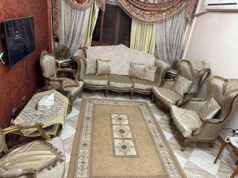 صالون مستعمل بحاله جيده جدا