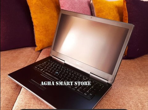 Dell Precision7720 Xeon E3-1535M V6 310 NVIDIA Quadro p5000 16 G  4K - 11