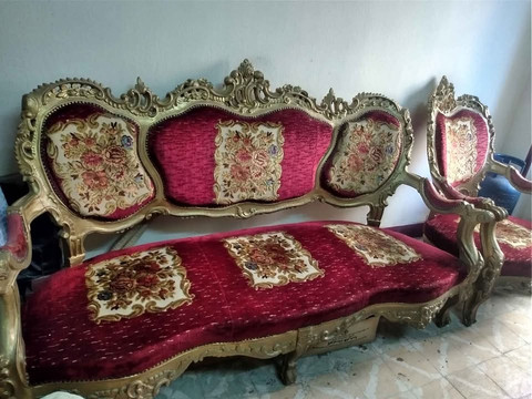 صالون مدهب خشب زان انتيك كنبة واربع كراسي ممتاز بدون اي عيوب او كسور - 2