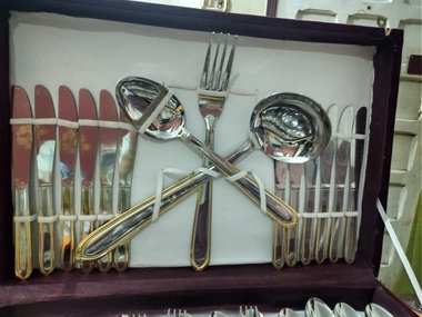 شنطة معالق جديدة كاملة للبيع تحتوي علي عدد 75 قطعة - 7