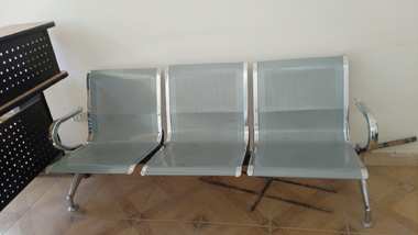 بنش انتظار 3 كراسي معدنية فضي قوي