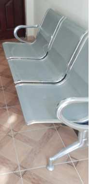 بنش انتظار 3 كراسي معدنية فضي قوي - 2