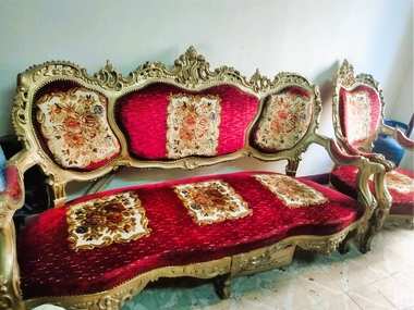 صالون مدهب خشب زان انتيك كنبة واربع كراسي حالة ممتازة بدون اي عيوب او