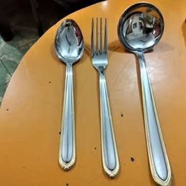 شنطة معالق جديدة كاملة تحتوي علي عدد 75 قطعة - 4