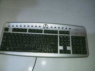 كمبيوتر للبيع بحاله شبه جديد الشاشه و الكيسه و كيبورد - 5