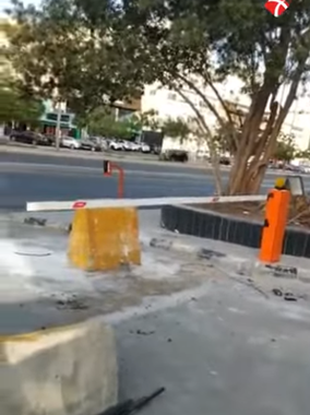 بوابات مرور دخول وخروج سيارات بوابه مواقف امنية الكترونية Barrier gate